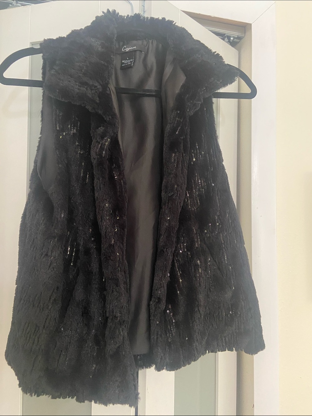 Cejon Black Faux Fur Vest (Label Shown)